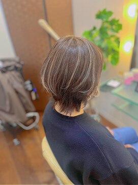ビューティークラブジェイ アルパーク前店(Beauty club.J) 白髪ぼかしハイライト