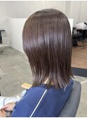 切りっぱなしミディアムボブ