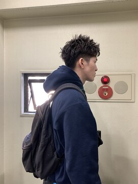 クロムトウキョウ ザ バーバー ネオン 新宿店(CHROM TOKYO the Barber ne/on) 刈り上げスパイキーショート×ピンパーマ