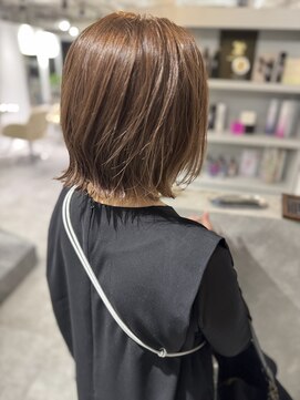 レヴリー(reverie) ヘイリーボブ韓国風レイヤーブリーチなしカラーボブ小顔30代40代