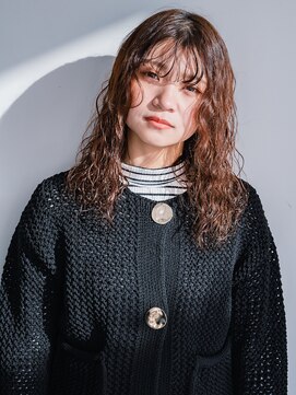 縦落ちパーマ×マロンブラウンカラー【岡山】ミディアムパーマ