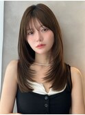韓国ヘアミディアムレイヤーカット前髪あり暗髪ブラウン髪質改善