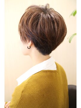 オズ ヘアーアンドトータルビューティー(OZ hair&total beauty) 刈り上げショート