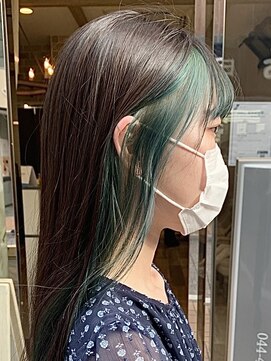 ネオリーブエム(Neolive em;) インナーカラー×グリーン　デザインカラー　イメチェン