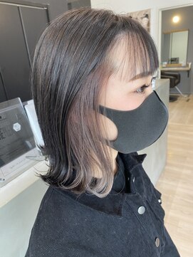 エン(eNN) 10代20代インナーカラー【ハイトーンラベージュ】外ハネボブ