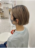 襟足ギリギリのパツっとボブ