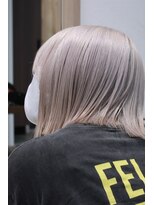 リノショアーズ 元町店(RINOSHORES)&nbsp;大人美人切りっぱなしボブ×ホワイトシルバーベージュ