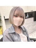 ペールホワイト