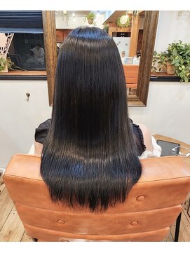 エルムトウキョウ(ELM Tokyo) 髪質改善☆縮毛矯正とネイビーブラックでツヤ髪☆