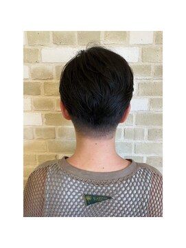 エルサフィロ キタハマ(el zafiro kitahama) 20×30×40代×メンズカット×ツーブロック×刈り上げスタイル