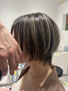 ムード(mood) 変形前下がりボブ