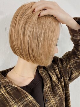 タム(tam) ミニボブ　ハイトーン　ホワイトベージュ