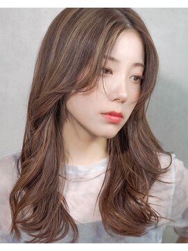 メゾンドムニ 恵比寿(Maison de MUNi) 20代30代透明感暗髪アッシュブルーグレージュ丸みボブ