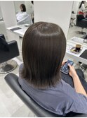オリーブグレージュ×切りっぱなしボブ