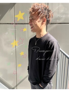 バズ ビー(BUZZ Bee) 無造作パーマ × こっくりオレンジブラウン