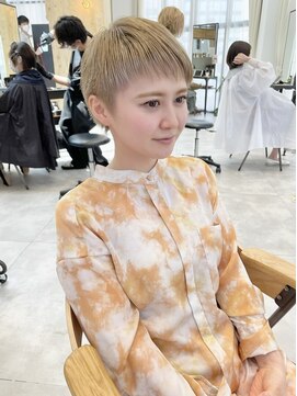 ビュートヨナカ(VIEW TOYONAKA) 白髪ぼかし/ミルクティーベージュ/ベリーショート/小顔カット