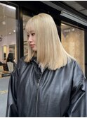 ホワイトベージュ　ミディアム　ブリーチ