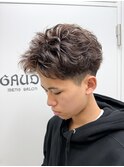 刈り上げツーブロックアップバングショート×ルーズパーマ