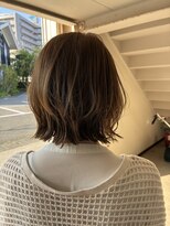 ミモザ(Mimosa) フェミニンな切りっぱなしボブ