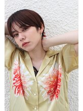 立体的なシルエット、横顔、後ろ姿も美しく。