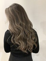 リバレッジ 広尾(Leverage) 外国人風かき上げレイヤーハイライトアッシュグレージュ