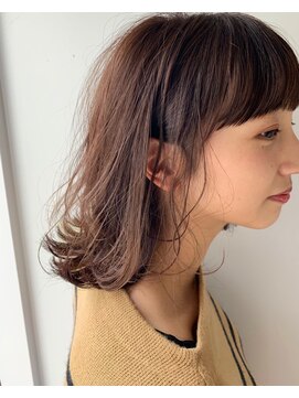 ネオヘアーバイヘアーシーク(neo hair by hair chic) 外ハネミディ×ラベージュ
