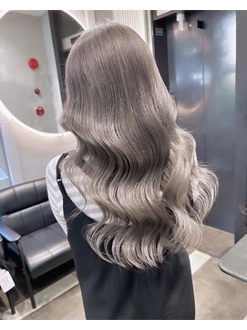 ロイオブジゼル(roi of GiseL) 【GiseL】ミルクティーグレー　シルバー/ブリーチ/髪質改善