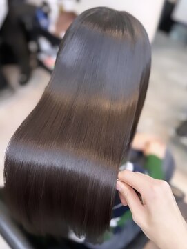 シンカ(shinka) shinkaストレート(髪質改善縮毛)＋艶出しトリートメント