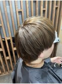 ベージュカラー