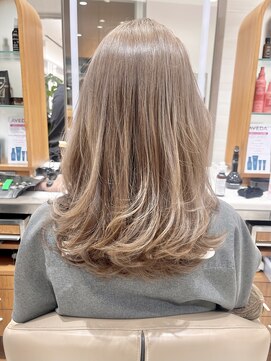 ピークアブー アヴェダ ギンザシックス(PEEK-A-BOO AVEDA GINZASIX) ミルクティーベージュ/ブリーチなし/柔らかいヘアカラー