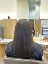 ウイバイファースト(u'i by first)&nbsp;鎖骨下くらいの長さのミディアムロングヘア