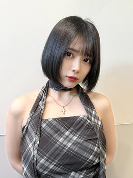 黒髪レイヤーボブ