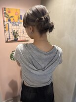 ウム(umu.)&nbsp;ヘアセット / ヘアアレンジ / ツインヘアセット / タイトヘア