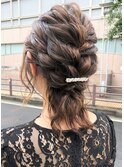 編み込みのお呼ばれアレンジ