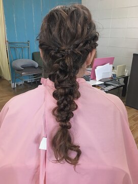 美容室エルカミノ 大人可愛い編みおろしスタイル