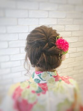 ルームスヘアー(Rooms Hair) くるりんぱ (☆)