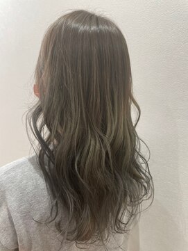 モルニ(MORNI) グレージュ_マロンベージュ Aラインボブ かきあげ