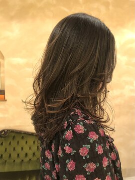 ビュートリアム265(BEAUTRIUM 265) 流れる顔周りレイヤー セミロングレイヤー ミディアム 20代30代