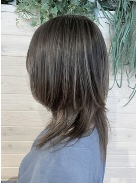 ブルーム(bluem) 【bluem】ハッシュカット×ハイライトカラー