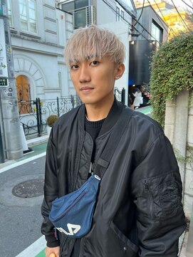 ジーナ オモテサンドウ(XENA) ホワイトベージュと似合わせカット