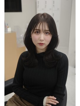 ベレーザシェルト(Beleza scelto) 11851艶髪アッシュブラックグレージュ韓国風巻きレイヤーカット