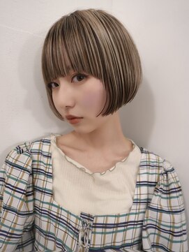 レコ 渋谷(LECO) ケアブリーチハイトーンベージュデザインカラーボブ