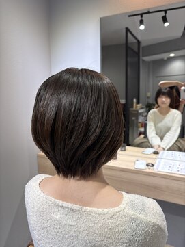 バイエイト(X８) 耳掛けショート／長めのショートスタイル