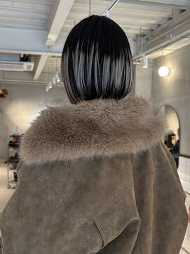 ミュー(miμ) プレイングカラーで根本が気にならないおしゃれに