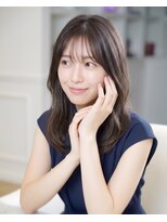 ハーツオオサカ(HE:ARTS OSAKA)&nbsp;シースルーバングがかわいいくびれ韓国スタイル