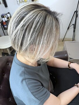 ブレイズヘアー(BLAZEhair) 【白髪完全同化】脱白髪染めバレイヤージュ×ブリーチ３回