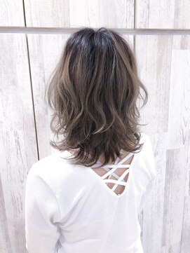 ヘアーアンドスパ フラップス(FLAPS) スプリングレイヤー/ウェーブ巻き