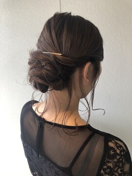 エイトヘアー(8 HAIR) シンプルアップスタイル