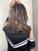 アンダーバーホワイト 高槻店(_WHITE)&nbsp;スモーキーベージュ × バレイヤージュ