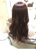 ピンクベージュ